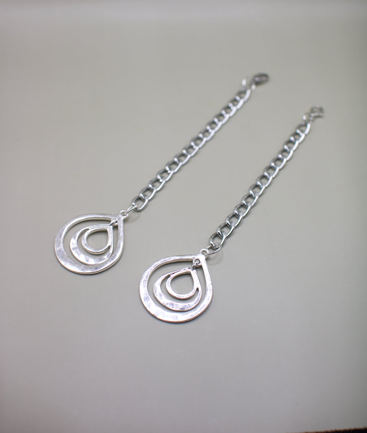 Hanging Chain with Pendants