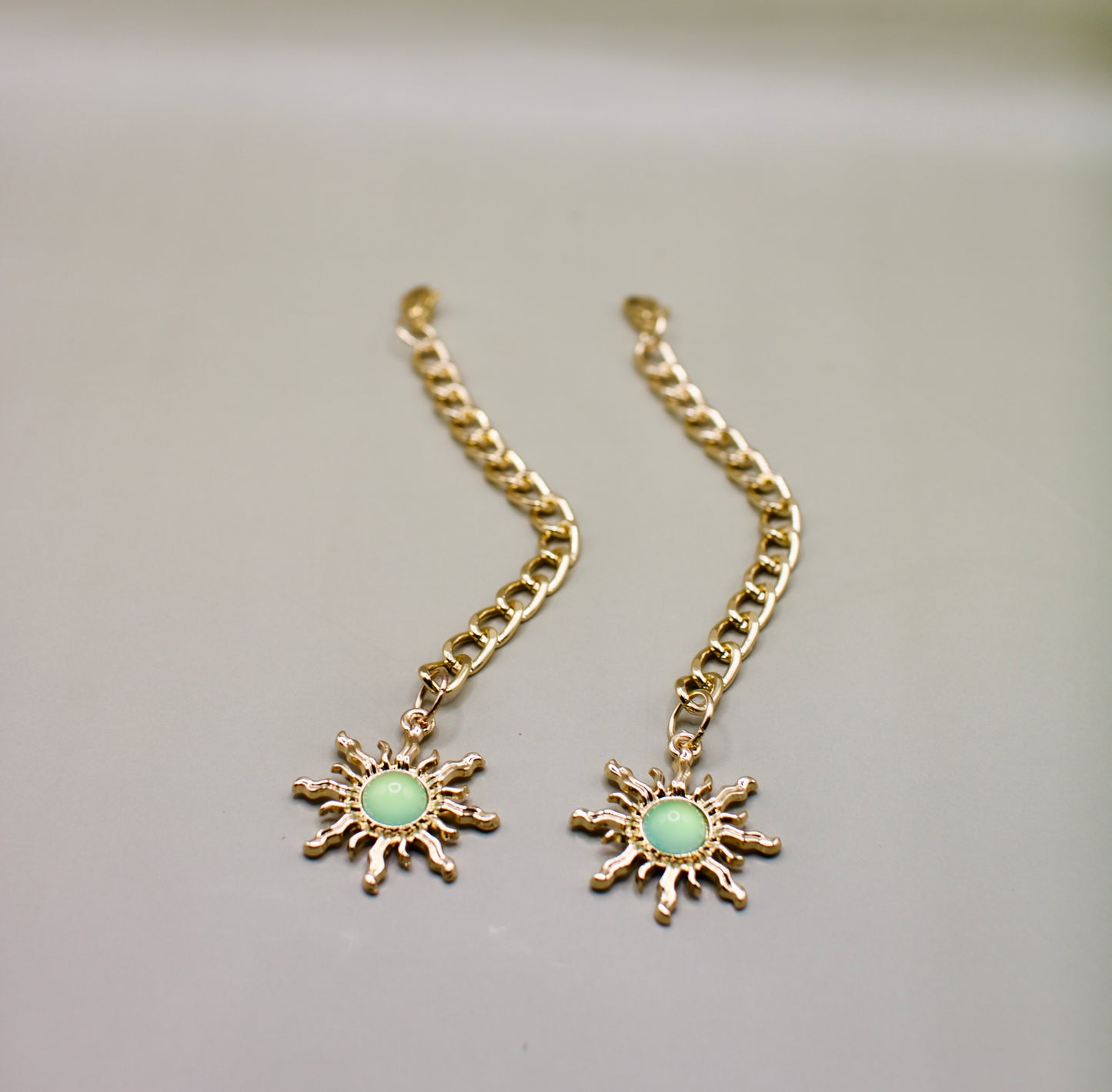 Hanging Chain with Pendants